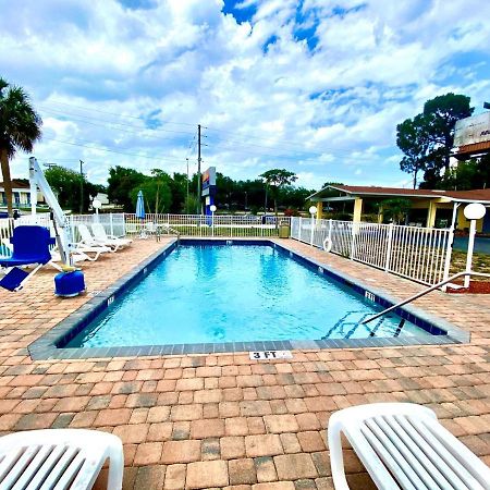 Economy Suites Cypress Gardens Exterior photo