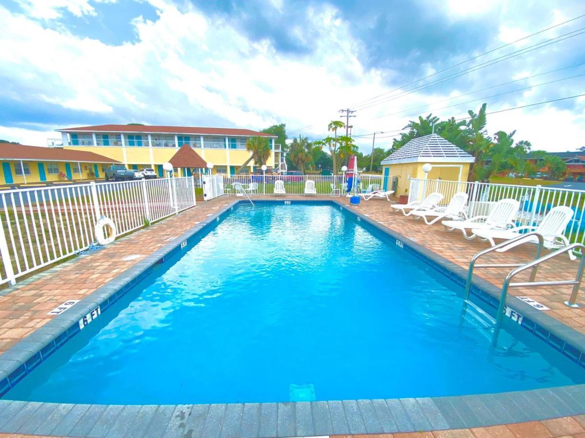 Economy Suites Cypress Gardens Exterior photo